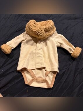Disney Store Baby Yoda The Child Star Wars Mandalorian Baby Bodysuit 0-3 months